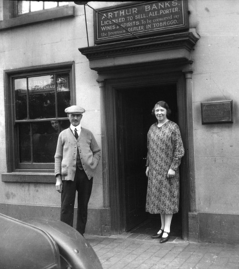 Arthur and Mrs Banks outside the old Bull's Head, 10 June 1927 (pic by Billy Meikle)